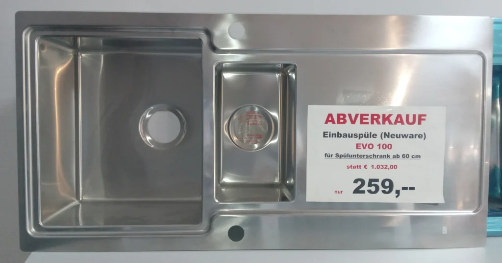 Einbauspüle Edelstahl mit 1,5 Becken (1 Hauptbecken, 1 kleines Zweitbecken) und Tropftasse aus Edelstahl